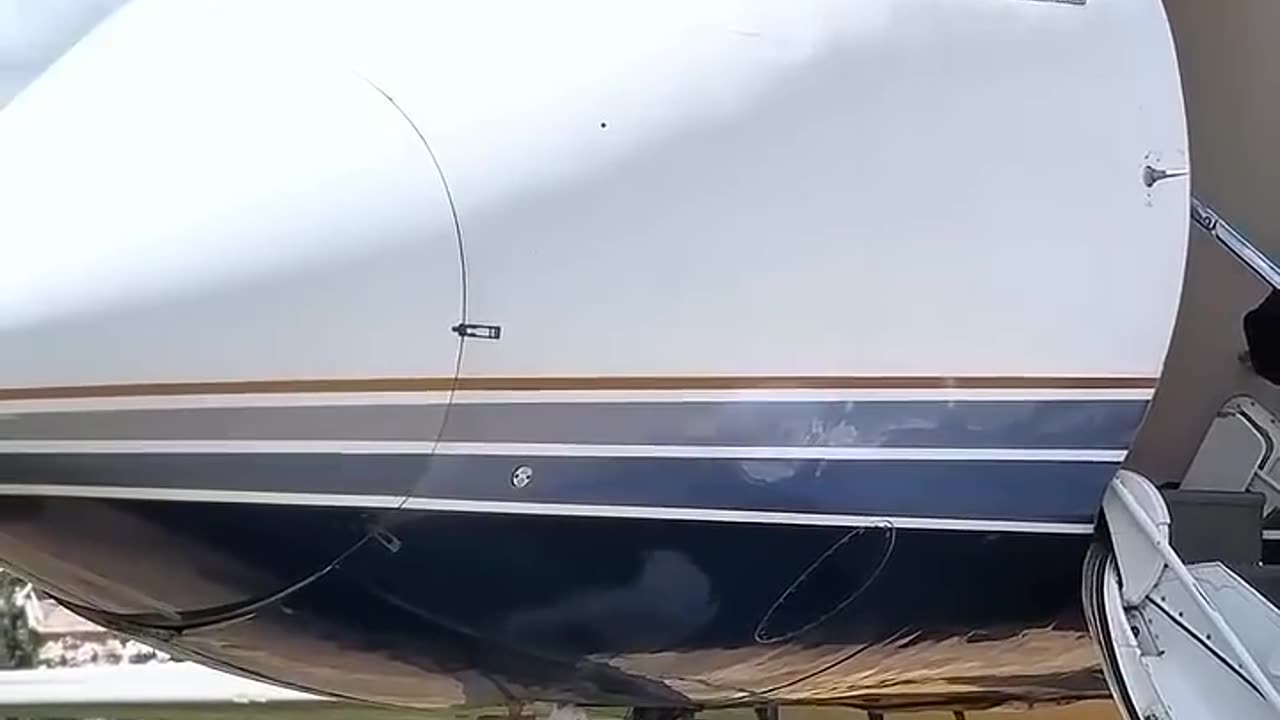 😂 Budget Airlines hitting different 💀 | FunFM