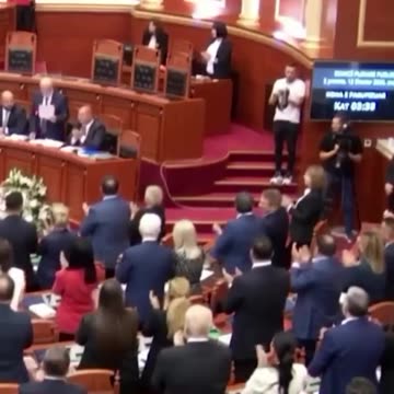 Berisha nxjerr VIDEO-n nga Kuvendi i Shqipërisë 2025: Parti Enver, jemi gati kurdoherë