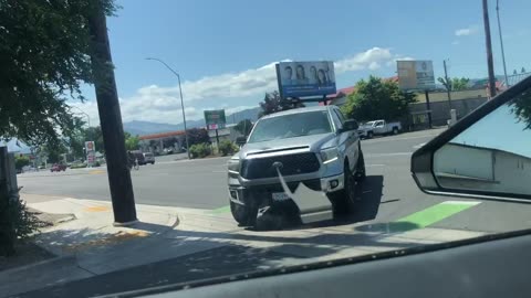 Tesla Cybertruck Full Self Driving (Supervised)
