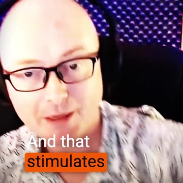 Vietnam vs. West: Why Street Vendors THRIVE There But Can't Here 🍜💼 #podcast #vietnam #business #uk