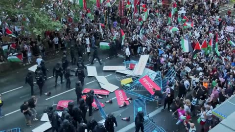 Vuelta cycle race ends early after pro-Palestinian protests, clashes