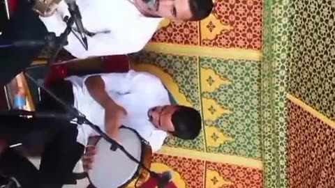 Moroccan Violin Style 🎻 | Traditional Way of Playing the Kamanja in Morocco 🇲🇦"