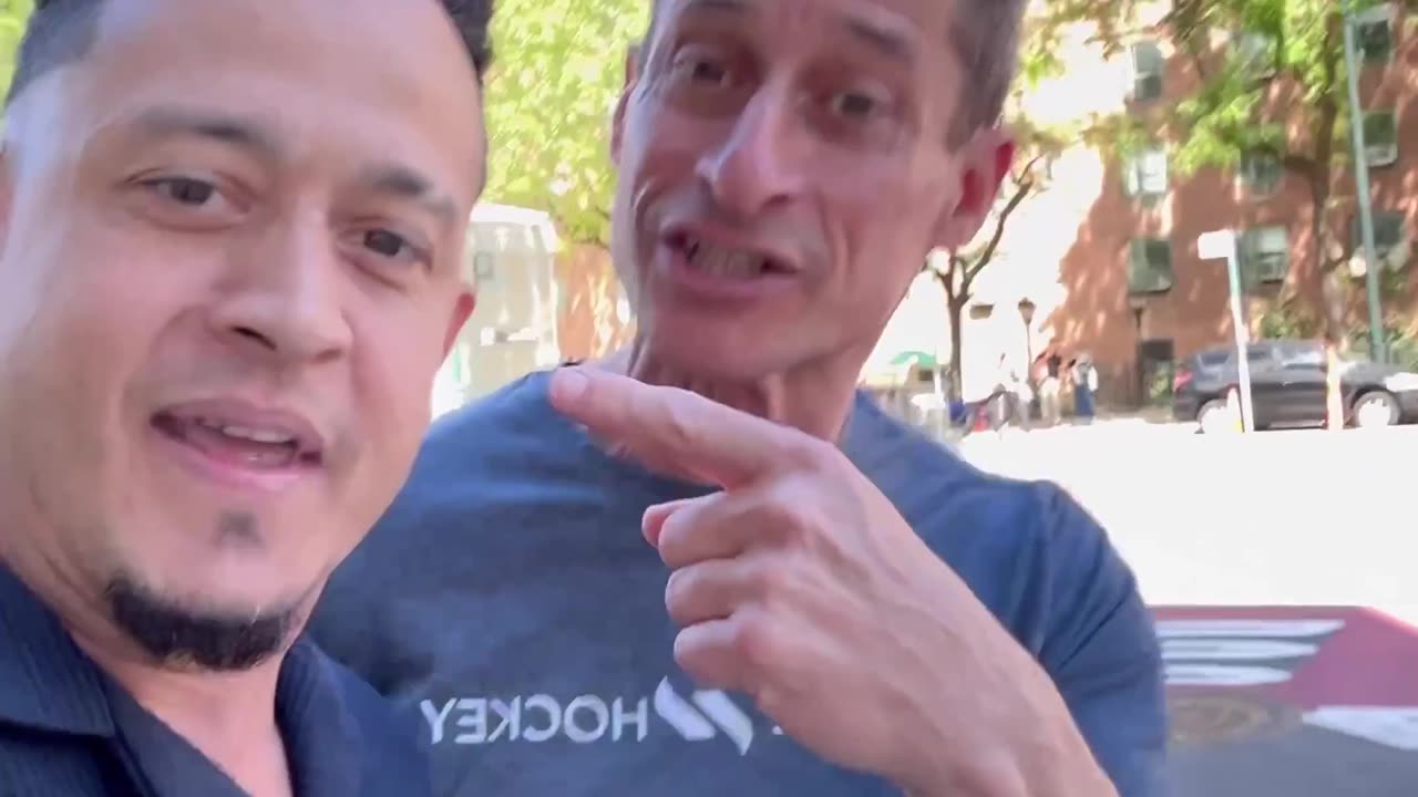 Rapper DVS 7.0 caught Anthony Weiner and went in on his ‘Weaner And Clinton Body Count.’