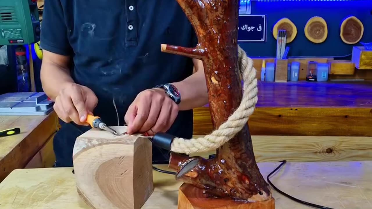 The trunk that does not fall off lights up