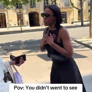 Kelly with a fan in Paris 🖤 @kellyrowland #kellyrowland #viral