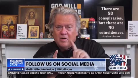 Steve Bannon pushes Trump to escalate trade war with 'total embargo' on China