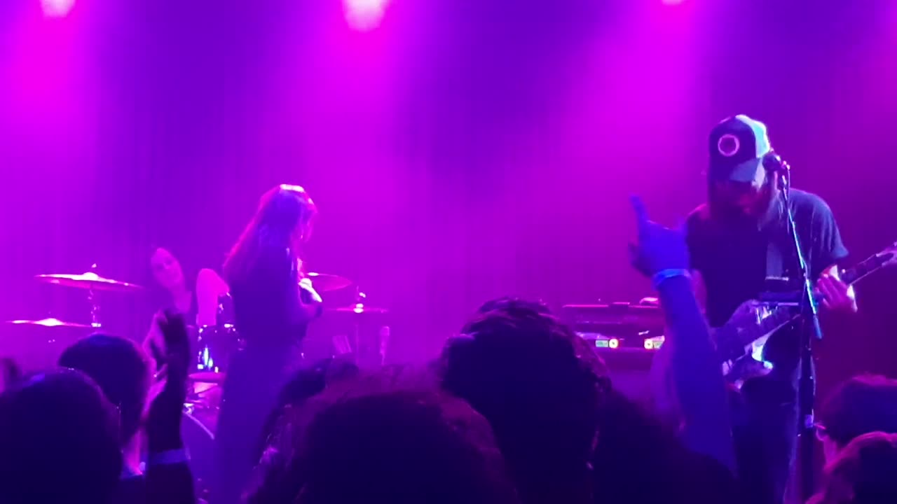 Lacey Sturm-Dear Agony (Breaking Benjamin song) (live in Phoenix, Arizona)