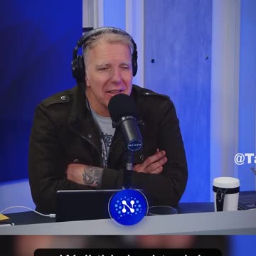 Milei luego de interrumpir la entrevista para firmar un decreto ‘Y sí, soy el presidente, loco’