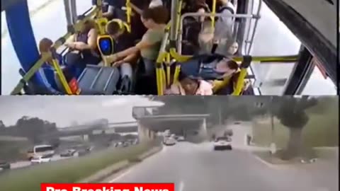 Autobusi del jashtë kontrollit pasi dështuan frenat, përplas 15 automjete, plagosen 15 persona