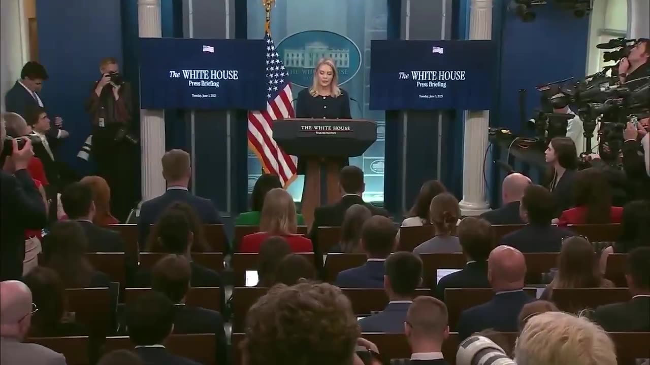 🚨🔥"This is pure evil," says Karoline Leavitt on the horrific anti-Semitic terror attack in Boulder.