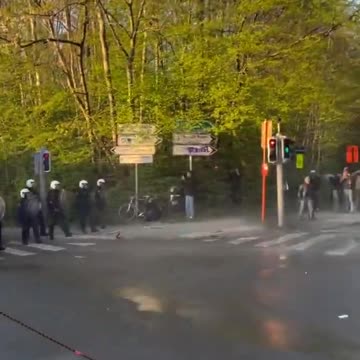 Belgian police show us how to clear Islamist-occupied European streets.