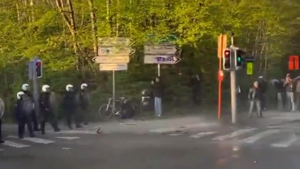 Belgian police show us how to clear Islamist-occupied European streets.