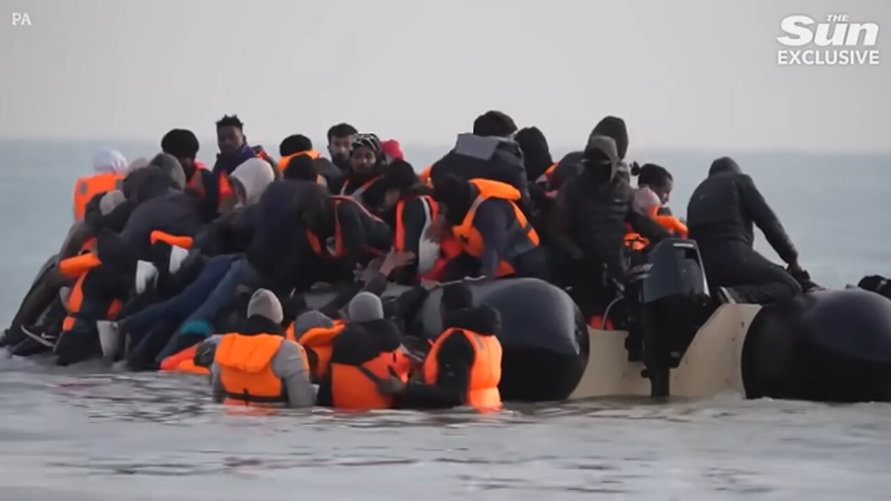 More than 1,100 migrants cross to UK in packed dinghies as Starmer 'loses control of border'