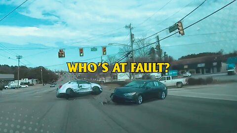 Who’s REALLY at Fault in This Car Accident? | Despacio Bro