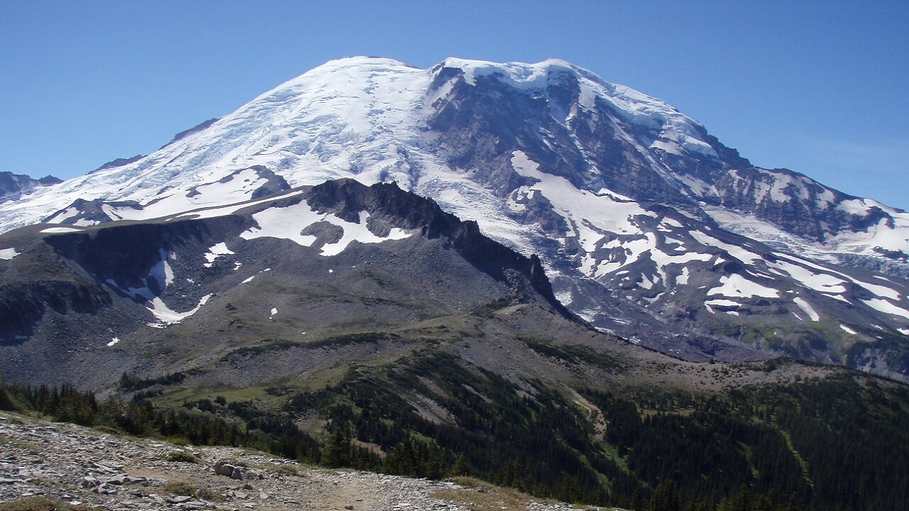 Mount Rainier - Skyscraper Pass, Sunrise Area (Wonderland Trail)