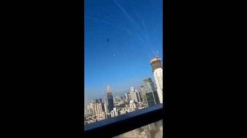 Striking footage of Iran's ballistic misslie