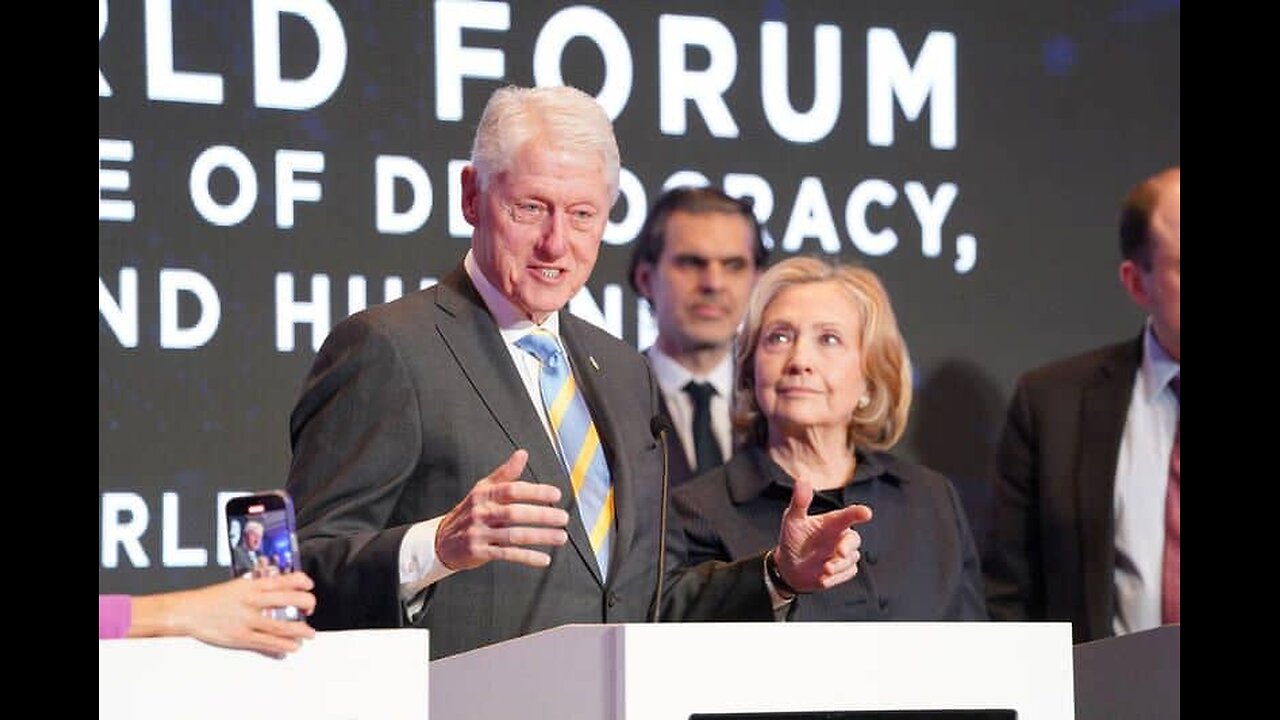 IL "NUOVO ORDINE MONDIALE DAI VALORI EUROPEI" SI È INCONTRATO A BERLINO SOTTO LA GUIDA DEI CLINTON!!