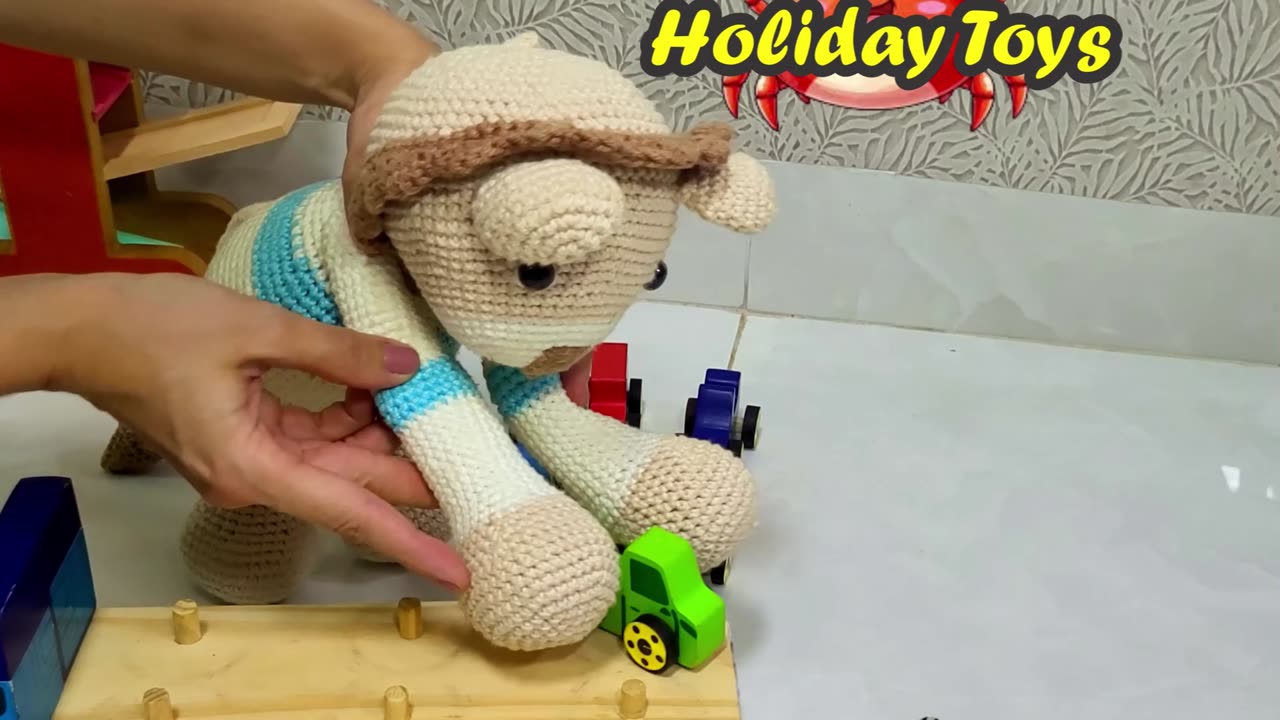 Green Car is to the Right of Red Car On the Slide