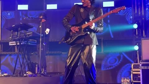 Yohani- Beautiful singer with a beautiful voice