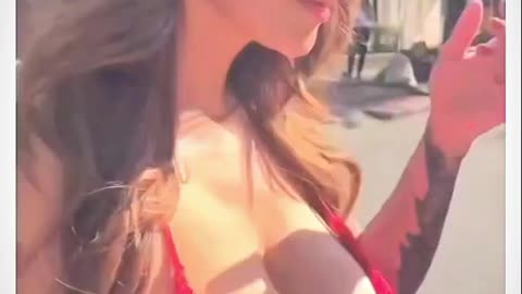 Hottie cat walk 😘🥵