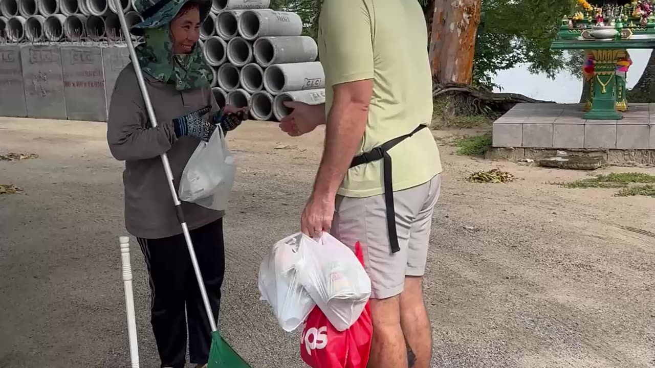 Everyday Heroes Deserve Everyday Kindness 💛