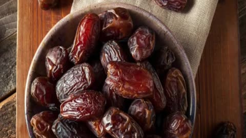 सर्दियों में छुआरे खाने के तीन ज़बरदस्त फायदेshealth #trend #short #facts #viral #reels