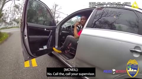 Jacksonville Officers Punch Man After He Refuses to Exit Car