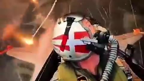 How do pilots control fighter jets? ( Challenges to flying a fighter jet )