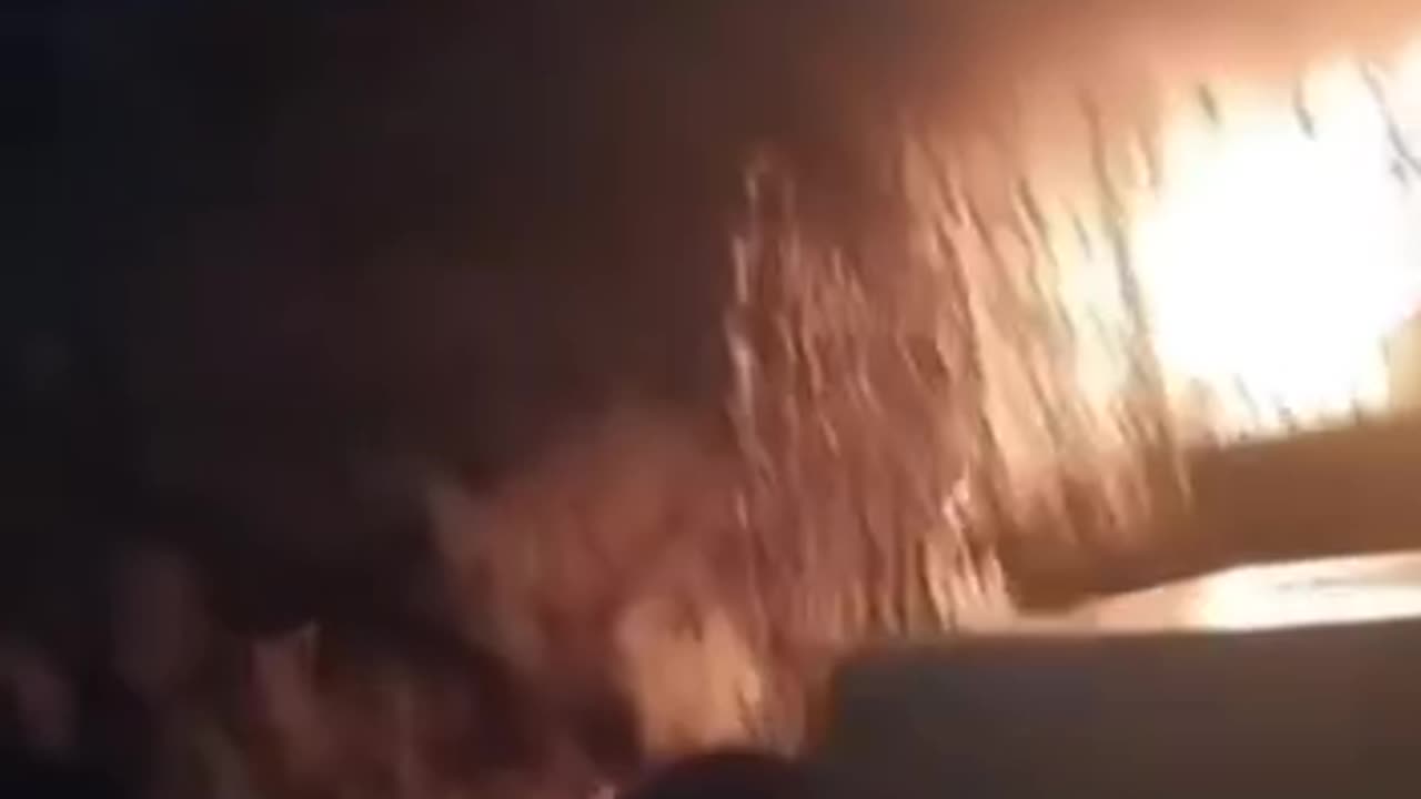 🔥 Ukrainian FPV drone destroyed Russian tank!