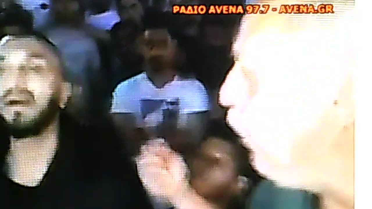 Λαθρομετανάστες με μαχαίρια και περίστροφα