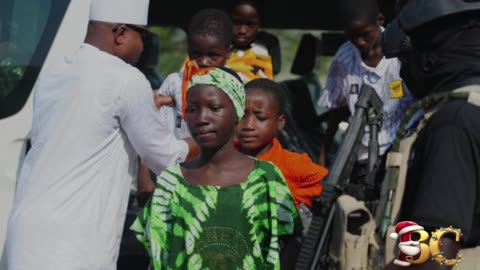Nigerians welcome 130 schoolchildren and teachers released after mass abduction