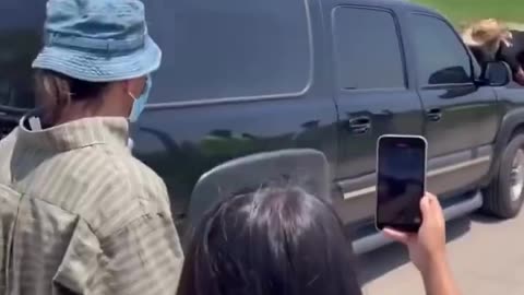 Multiple liberals block ICE officers trying to do their job