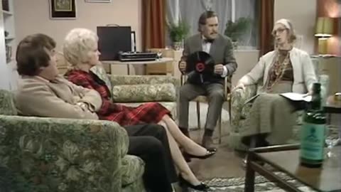 Scott On...Culture - starring Terry Scott, June Whitfield & Peter Butterworth (1972)