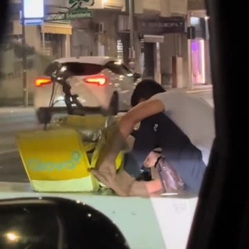 Then he brings your food home with the same hands. No, thanks.