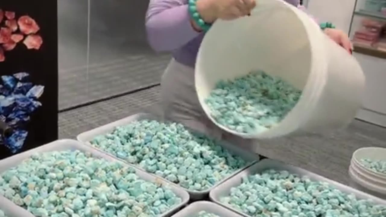 250313-1 Sleeping Beauty turquoise rough material is highly blue and pure