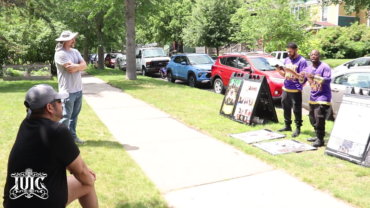 Latino Luis Wants It In Context