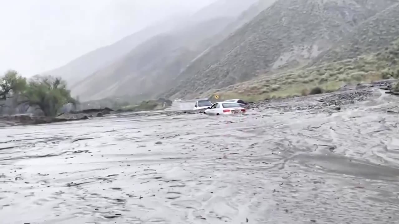 Mudslides trap motorists in Southern California storm