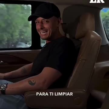 Javier Hernandez, the "Chicharito", causes quite a stir in the world of social media