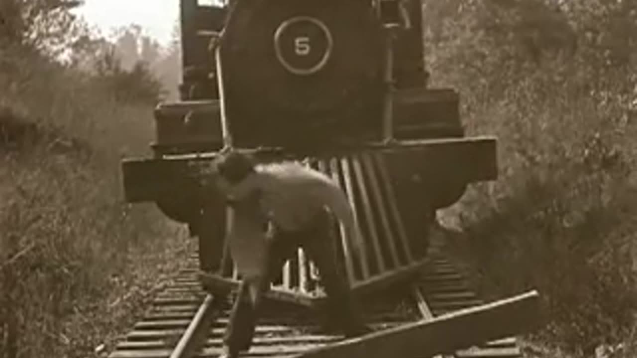 The general _ 1926 (old classic movie)