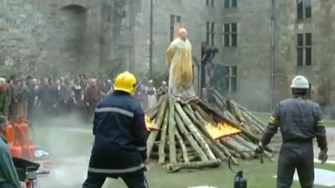 This stuntman ends up burned at the stake and lasts longer than expected in the fire