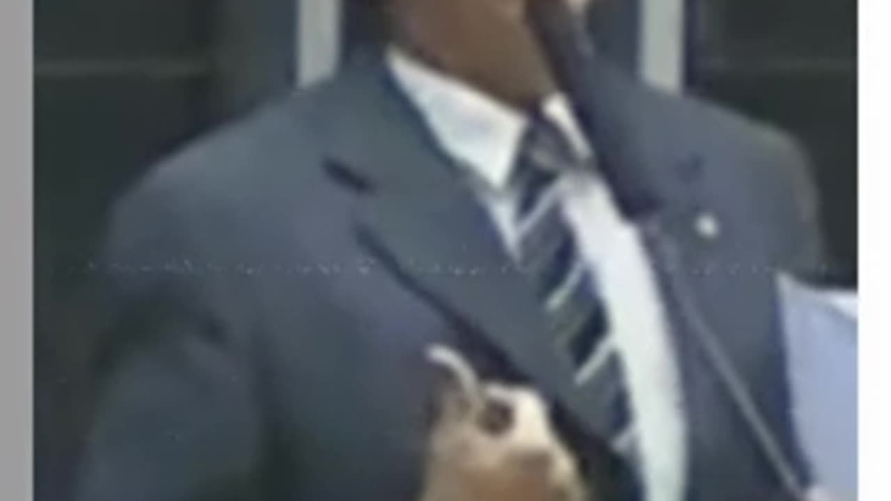 A corrupção política no Brasil é uma prática de troca de favores e desvio de verba pública.