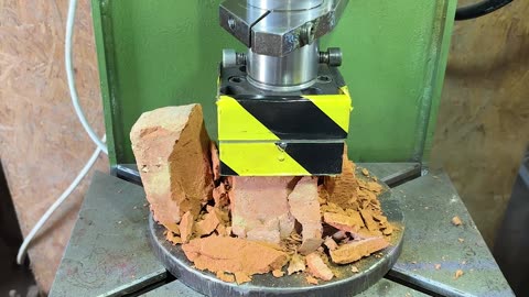 Brick Vs Hdyraulic Press