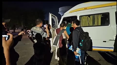 12 Sư Trong ₫oàn Thày Thích Minh Tụ Tuệ ₫ến Hy Nã Lạp Sờ Tu Trước 3 Tháng