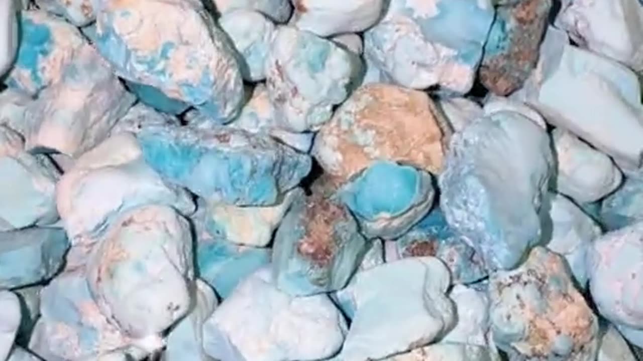 250320-3 Carefully selected Sleeping Beauty turquoise rough material