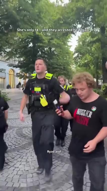 COWARDLY SCUMBAGS SENT THE ENTIRE BLOODY DEPARTMENT TO ARREST A 14 YEAR OLD GIRL DEFENDING HERSELF❗