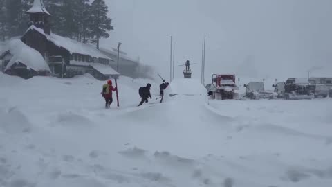 Rescuers locate stranded skiers after California avalanche
