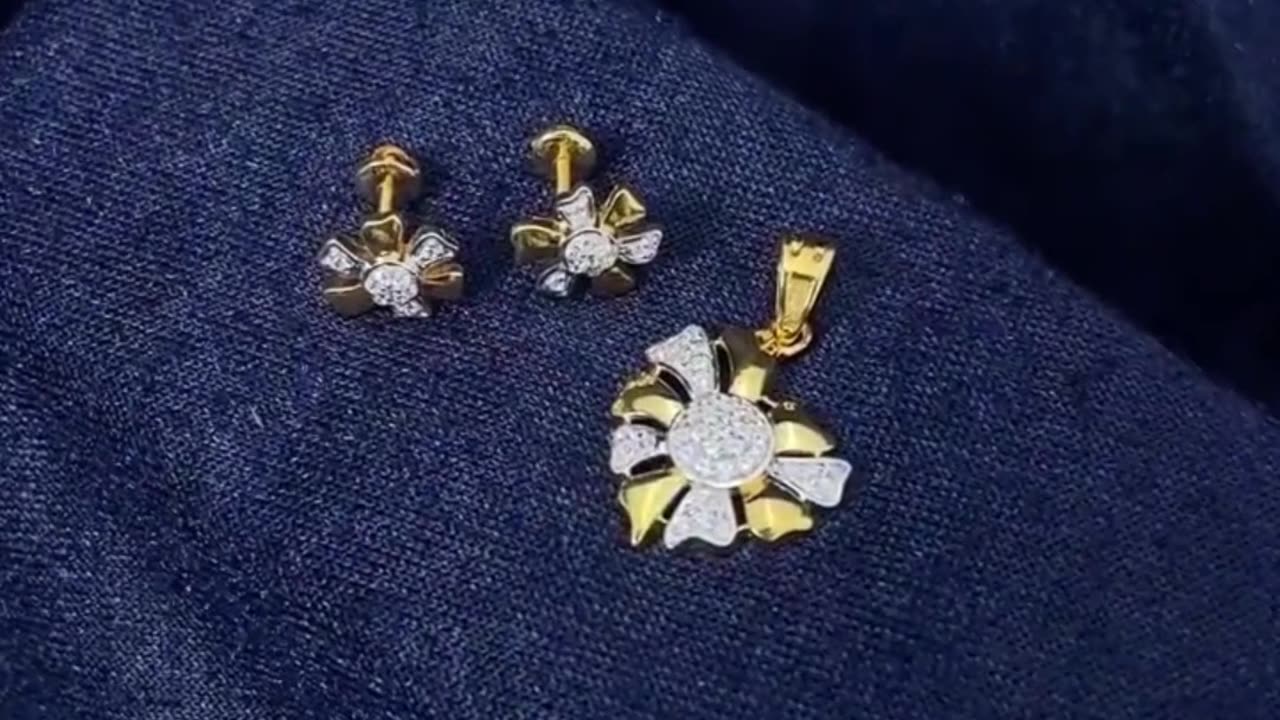 22k Ladie's fancy pendant set 💫