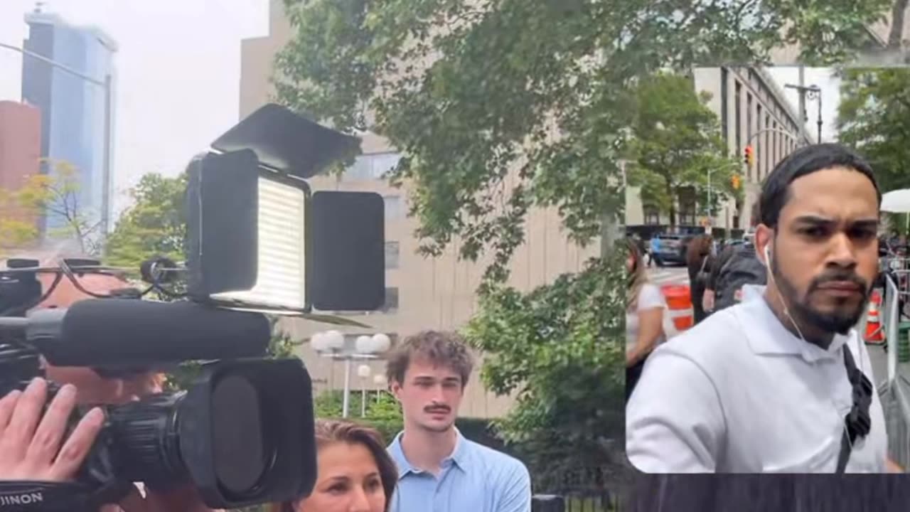 Poly got boots on the ground at P.Diddy court date