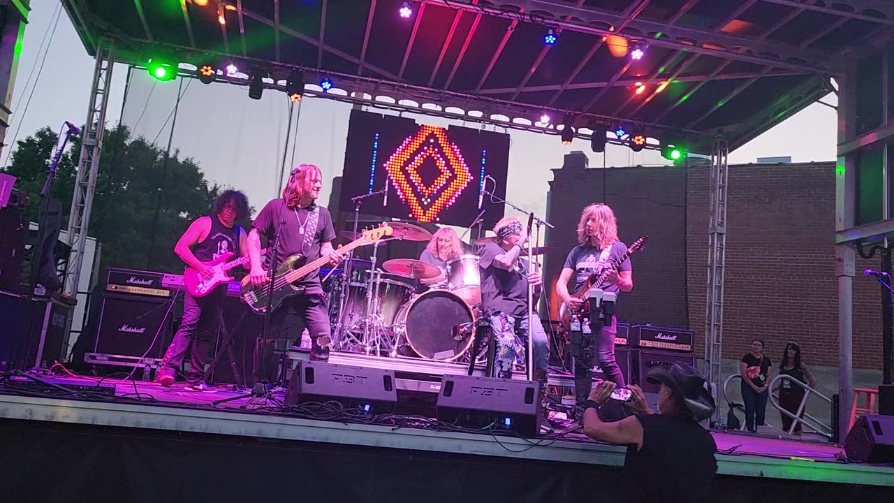 Jack Russell's great white ( live)