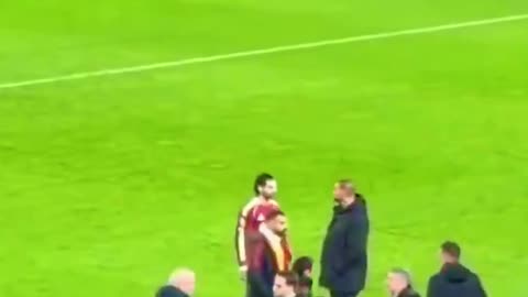 Mo Salah bids farewell to Liverpool fans after the match??